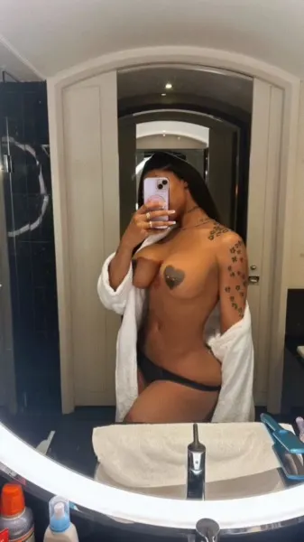Isabella, Brazilian trans escort in Dubai โ photo 17
