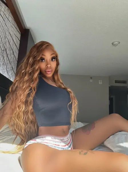 Isabella, Brazilian trans escort in Dubai โ photo 18