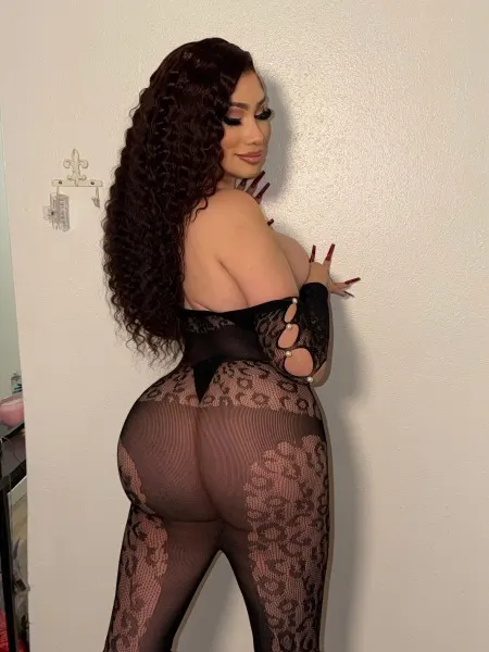 Jade, Brazilian trans escort in Dubai โ photo 3