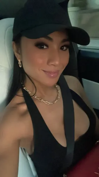Juliana, Asian trans escort in Dubai — photo 18