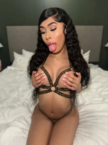Juliana, trans escort in Dubai โ photo 13
