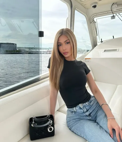 Kim, Asian trans escort in Dubai โ photo 2