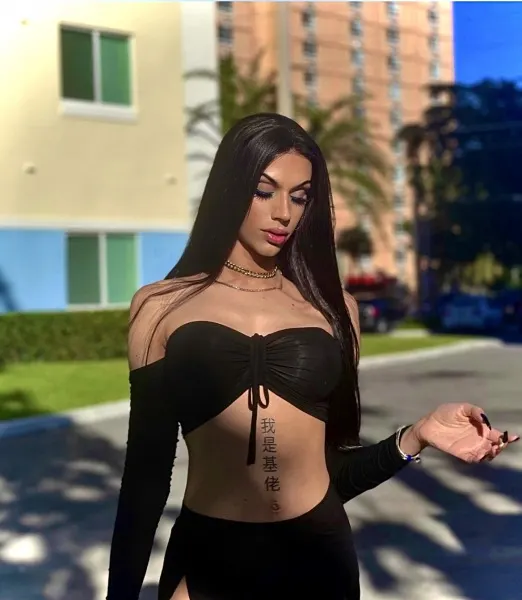 Kim, trans escort in Dubai โ photo 11
