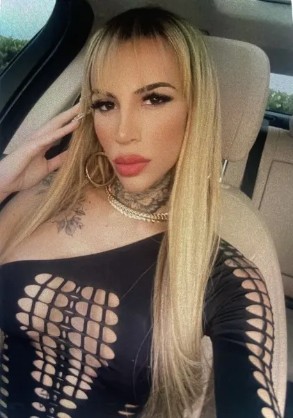 Kim, trans escort in Dubai โ photo 13