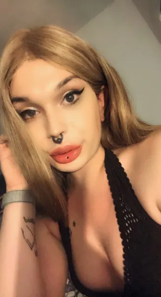 Kimberly, Russian trans escort in Dubai — photo 17