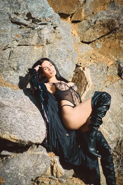 Larissa, Brazilian trans escort in Dubai โ photo 10