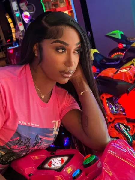 Larissa, Brazilian trans escort in Dubai — photo 6