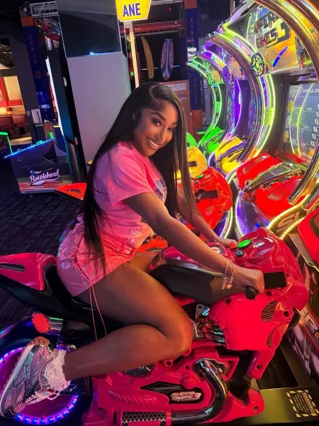 Larissa, Brazilian trans escort in Dubai — photo 8