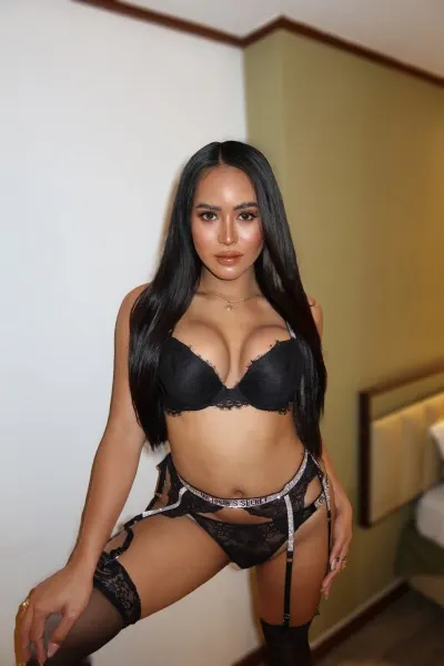 Luna, Japanese trans escort in Dubai โ photo 9