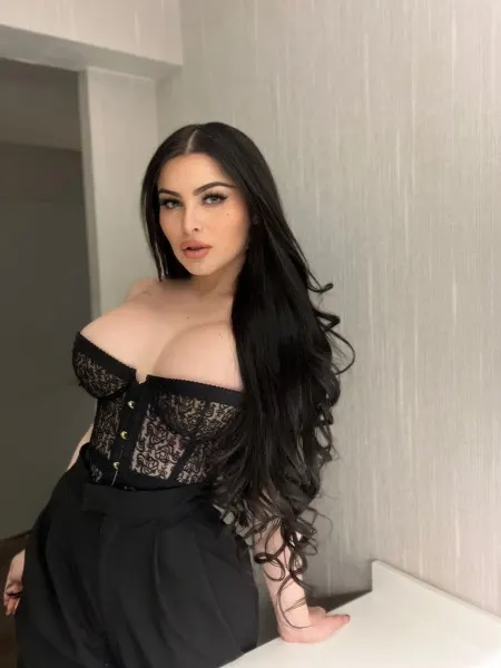 Melissa, Brazilian trans escort in Dubai โ photo 6
