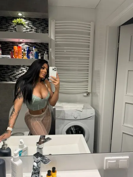 Melissa, Brazilian trans escort in Dubai โ photo 8