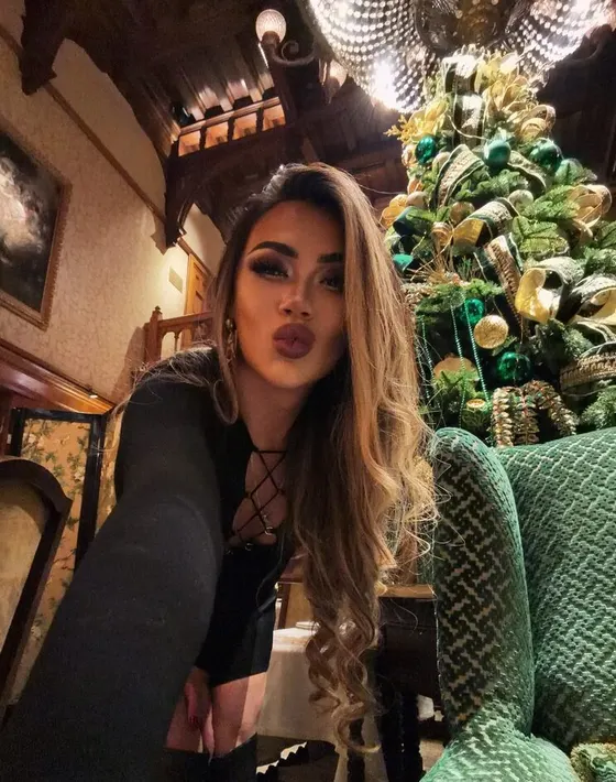 Mina, Asian trans escort in Dubai โ photo 5