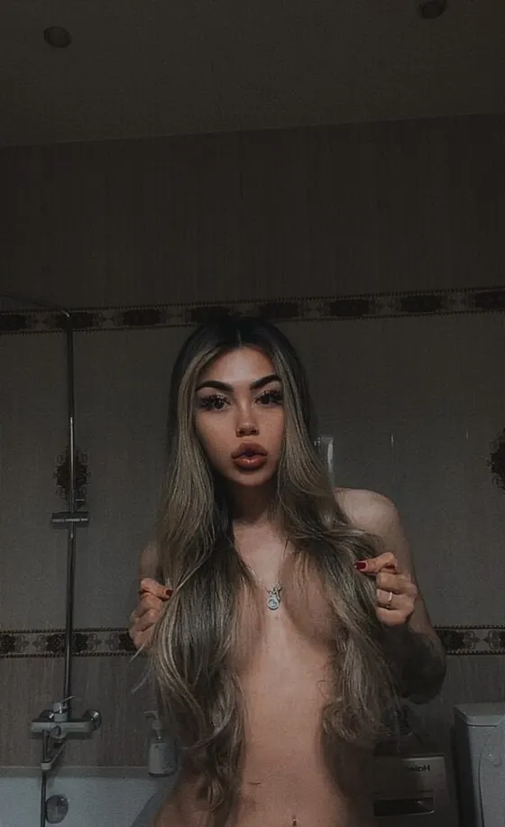 Mina, Asian trans escort in Dubai โ photo 7