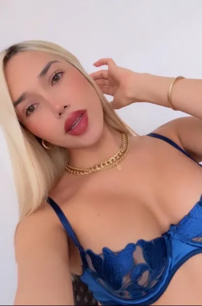 Mirela, Brazilian trans escort in Dubai — photo 4