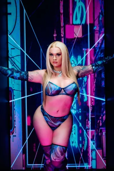 Nikki, trans escort in Dubai — photo 12
