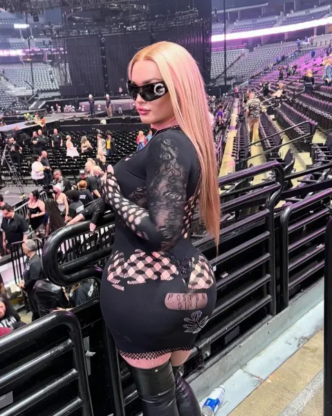 Nikki, trans escort in Dubai — photo 13