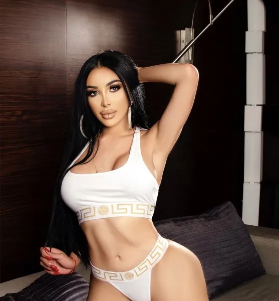 Nikki, trans escort in Dubai — photo 10