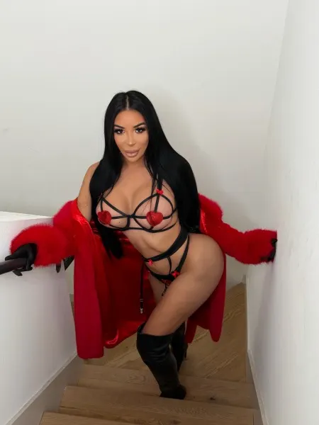 Nikki, trans escort in Dubai — photo 9
