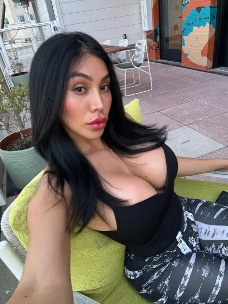 Olivia, Brazilian trans escort in Dubai โ photo 9