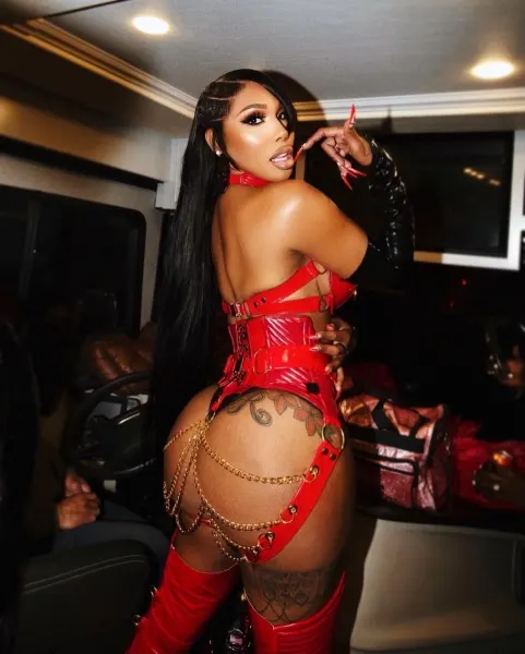 Olivia, Brazilian trans escort in Dubai โ photo 7