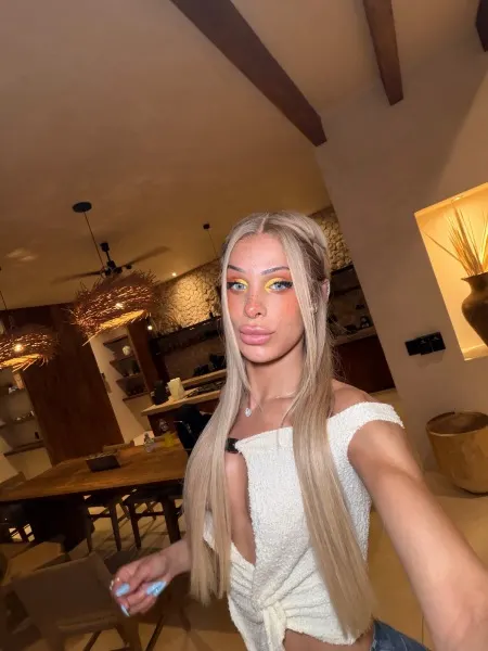 Olivia, Brazilian trans escort in Dubai โ photo 11