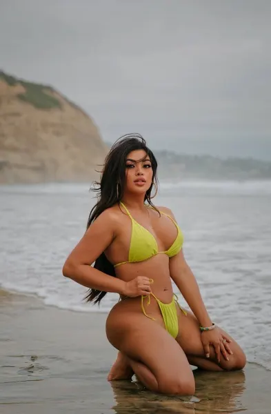 Paola, Asian trans escort in Dubai โ photo 13