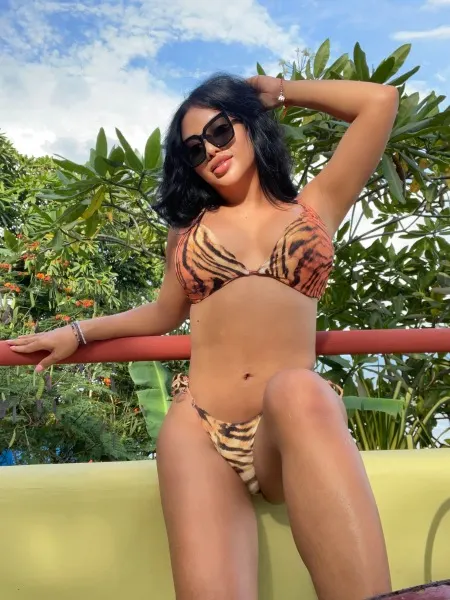 Paola, Asian trans escort in Dubai โ photo 16