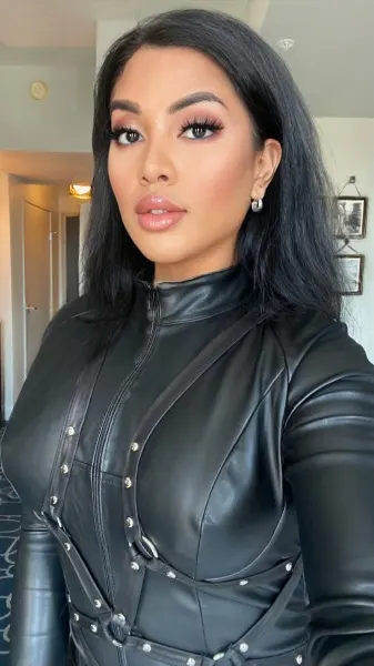 Paola, Asian trans escort in Dubai โ photo 18