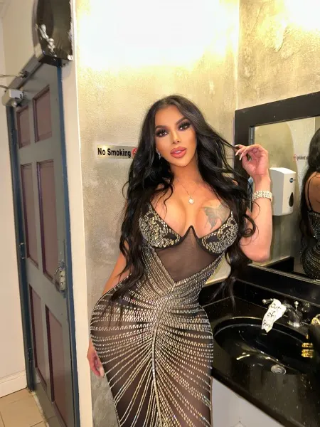 Priscila, Brazilian trans escort in Dubai — photo 10