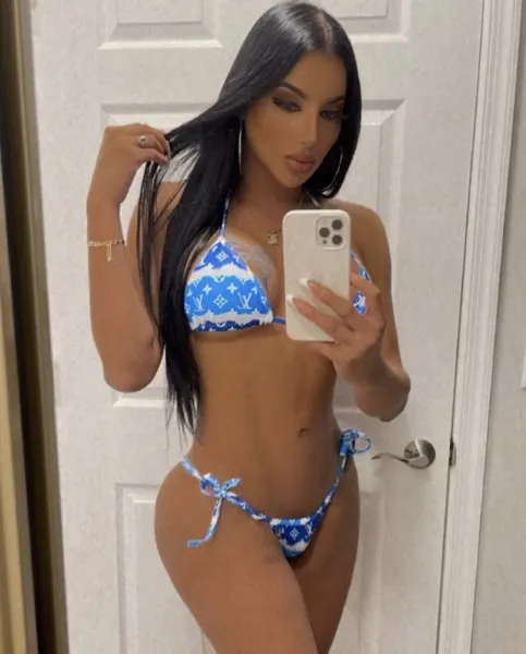 Priscila, Brazilian trans escort in Dubai — photo 12