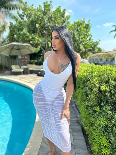 Priscila, Brazilian trans escort in Dubai — photo 17