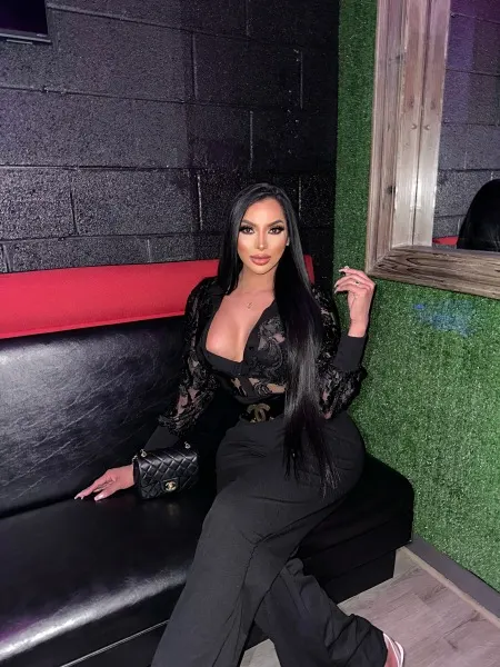 Priscila, Brazilian trans escort in Dubai — photo 8