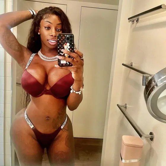 Priscila, Brazilian trans escort in Dubai — photo 10