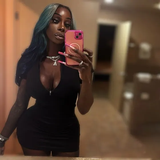 Priscila, Brazilian trans escort in Dubai — photo 18