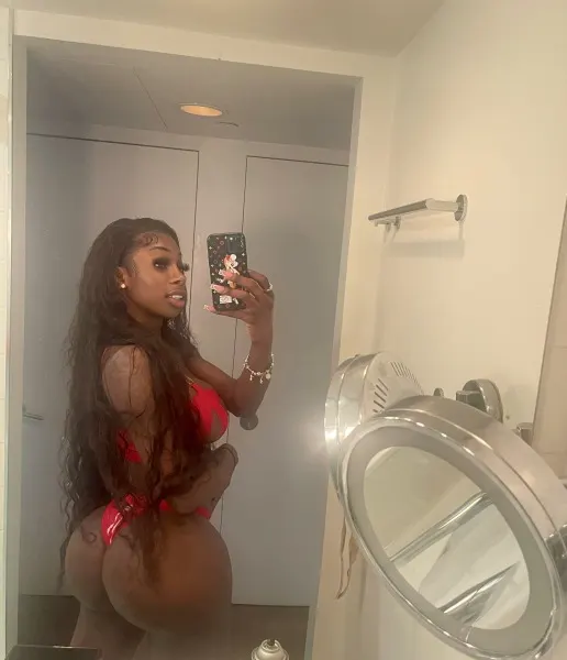 Priscila, Brazilian trans escort in Dubai — photo 7