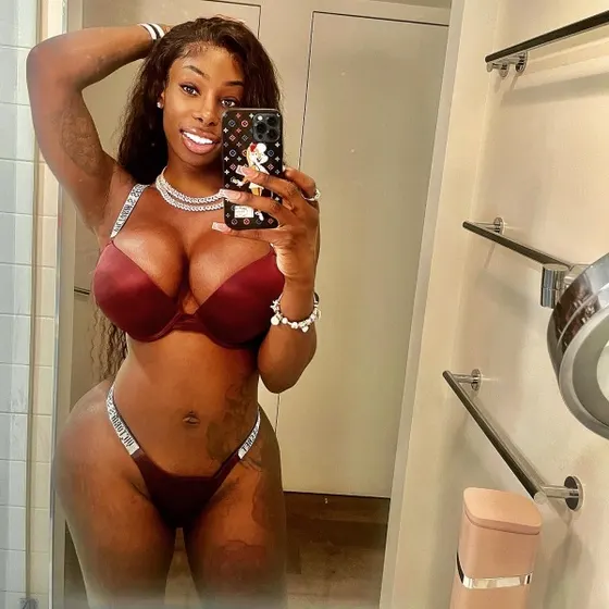 Priscila, Brazilian trans escort in Dubai — photo 9