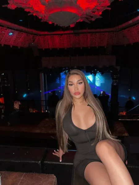 Sabrina, Brazilian trans escort in Dubai โ photo 16