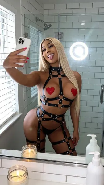 Sabrina, Brazilian trans escort in Dubai โ photo 7