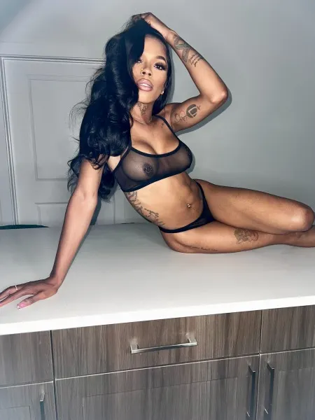 Sasha, Brazilian trans escort in Dubai