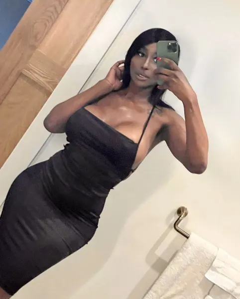 Selene, Brazilian trans escort in Dubai โ photo 13