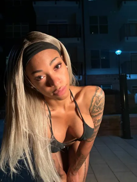 Selene, Brazilian trans escort in Dubai โ photo 5
