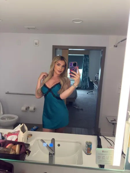 Selene, Brazilian trans escort in Dubai โ photo 6
