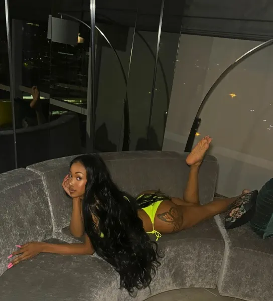 Thalia, Brazilian trans escort in Dubai โ photo 10