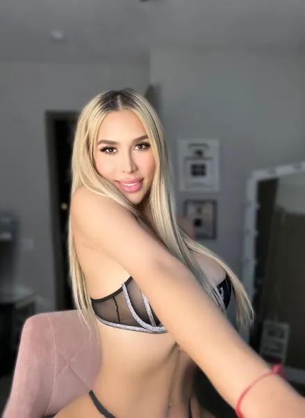 Trixie, trans escort in Dubai โ photo 16