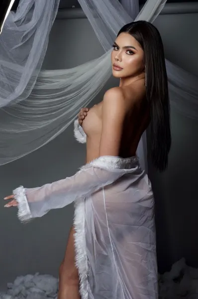Vanessa, Japanese trans escort in Dubai โ photo 11