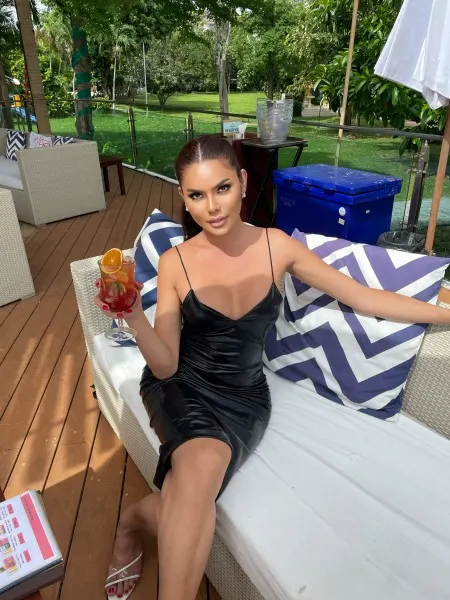 Vanessa, Japanese trans escort in Dubai โ photo 13